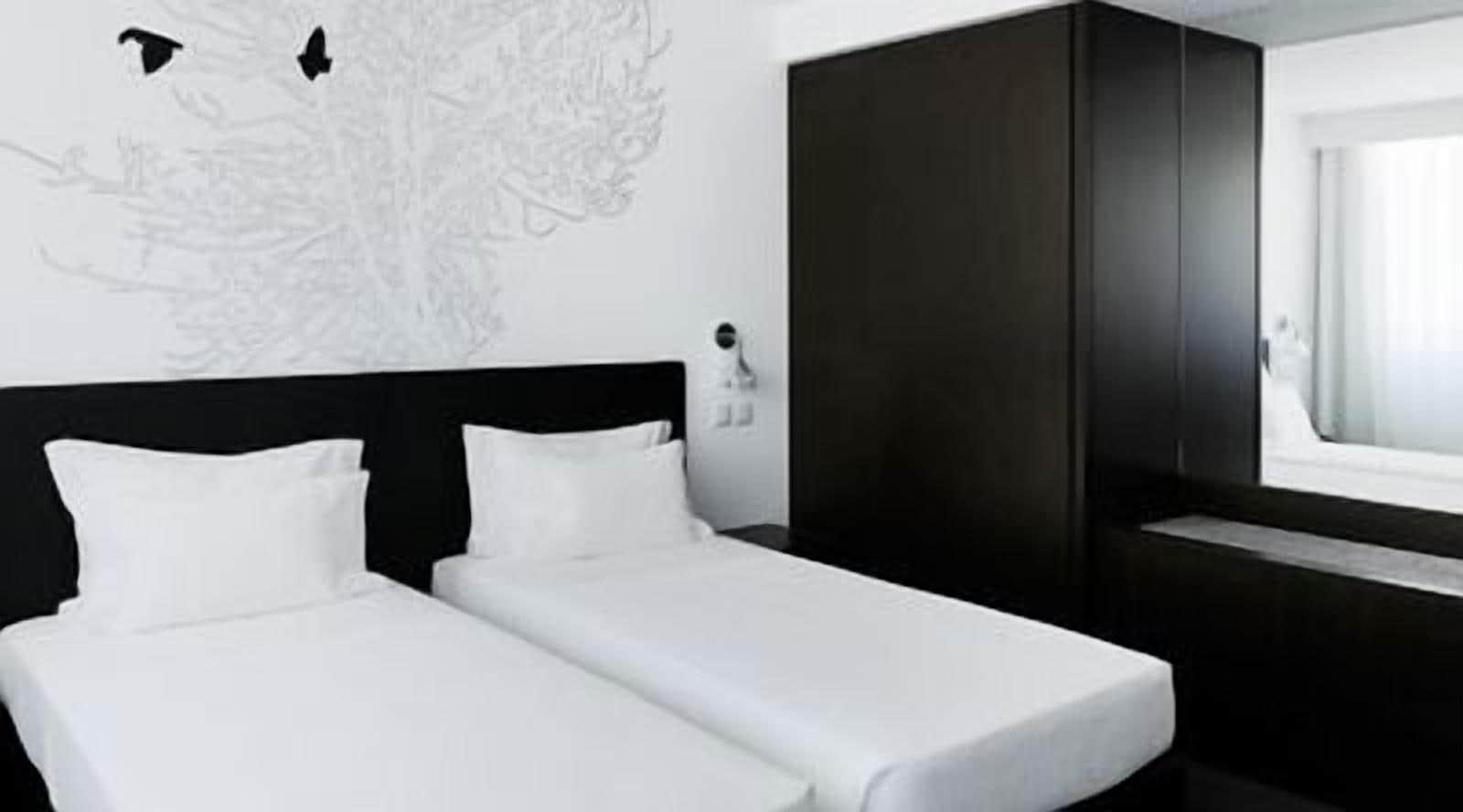 Open Village Sports Hotel&Spa Club Guimarães Exteriör bild