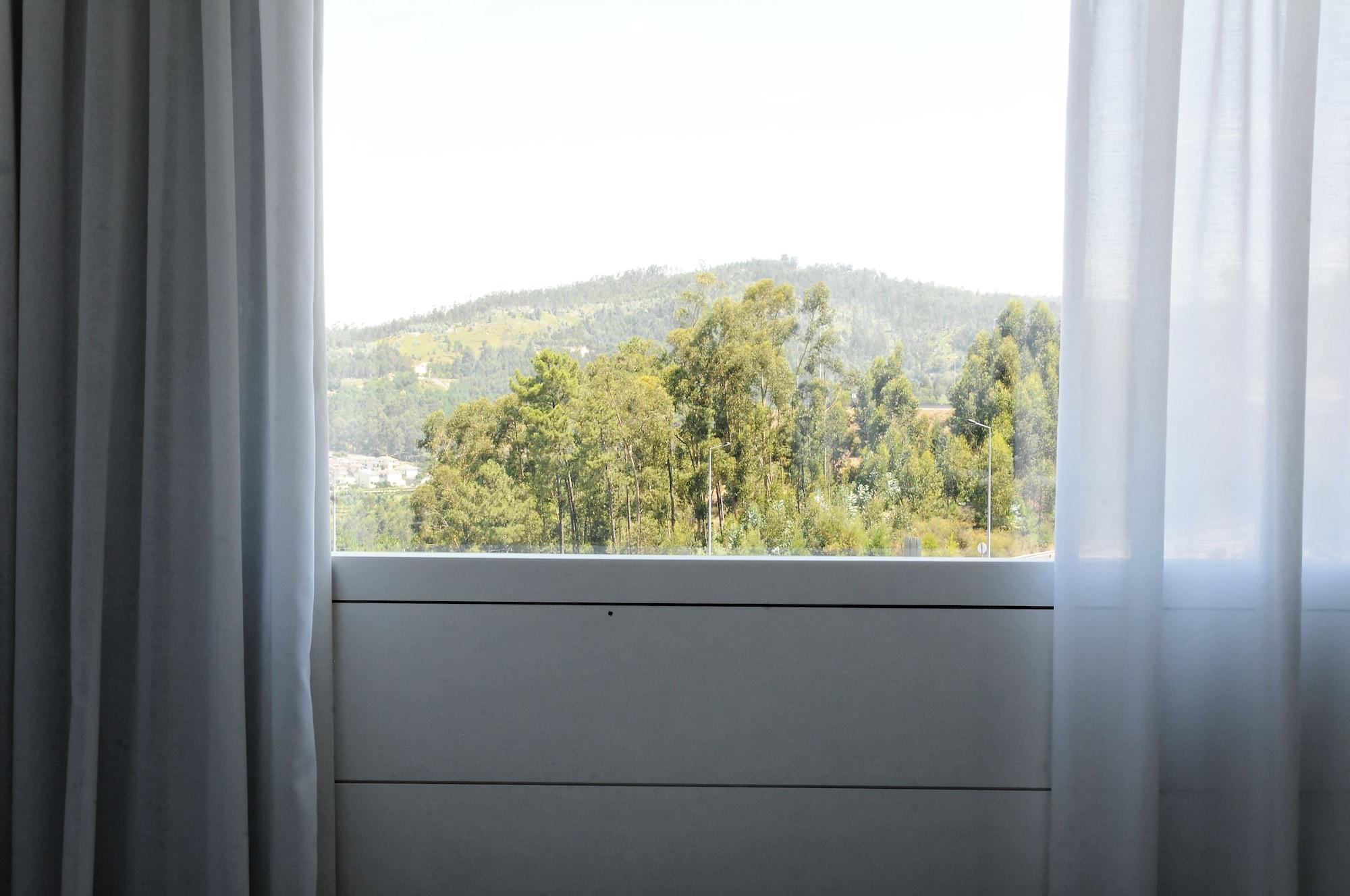 Open Village Sports Hotel&Spa Club Guimarães Exteriör bild