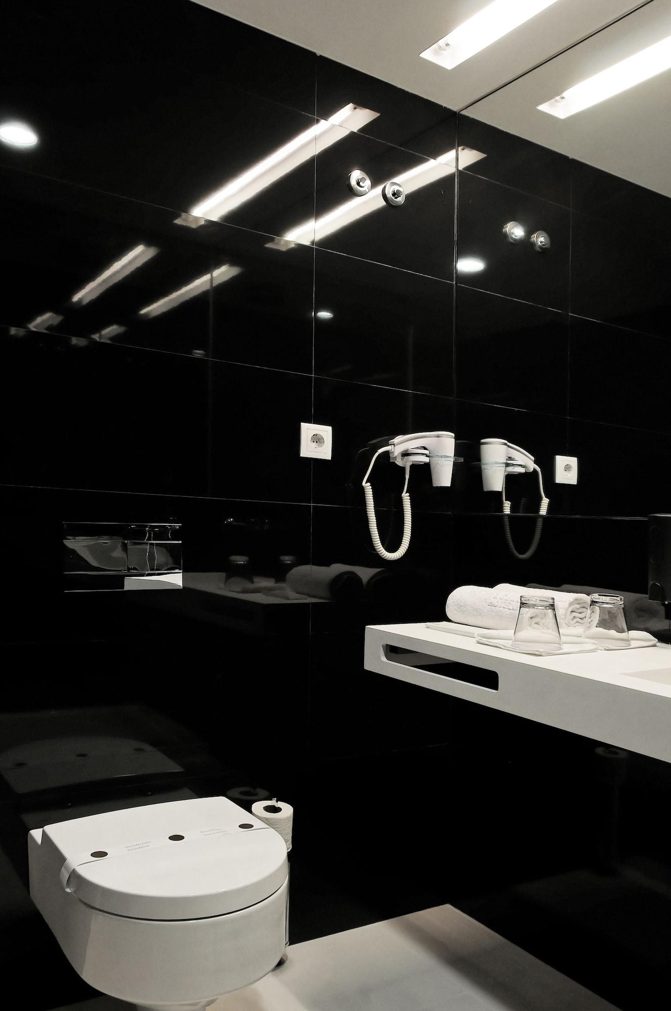 Open Village Sports Hotel&Spa Club Guimarães Exteriör bild
