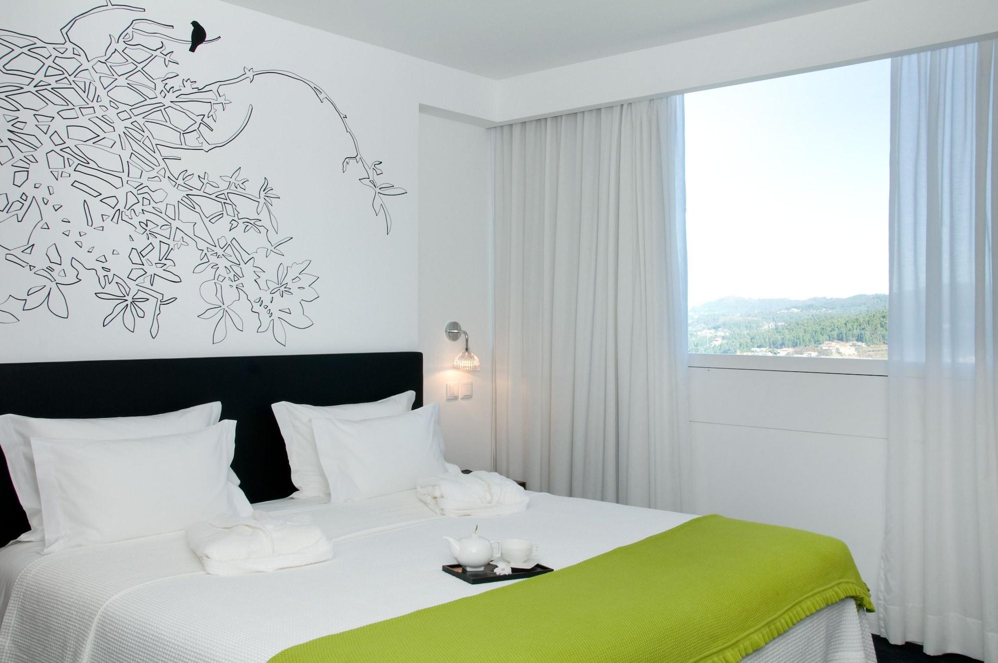 Open Village Sports Hotel&Spa Club Guimarães Exteriör bild