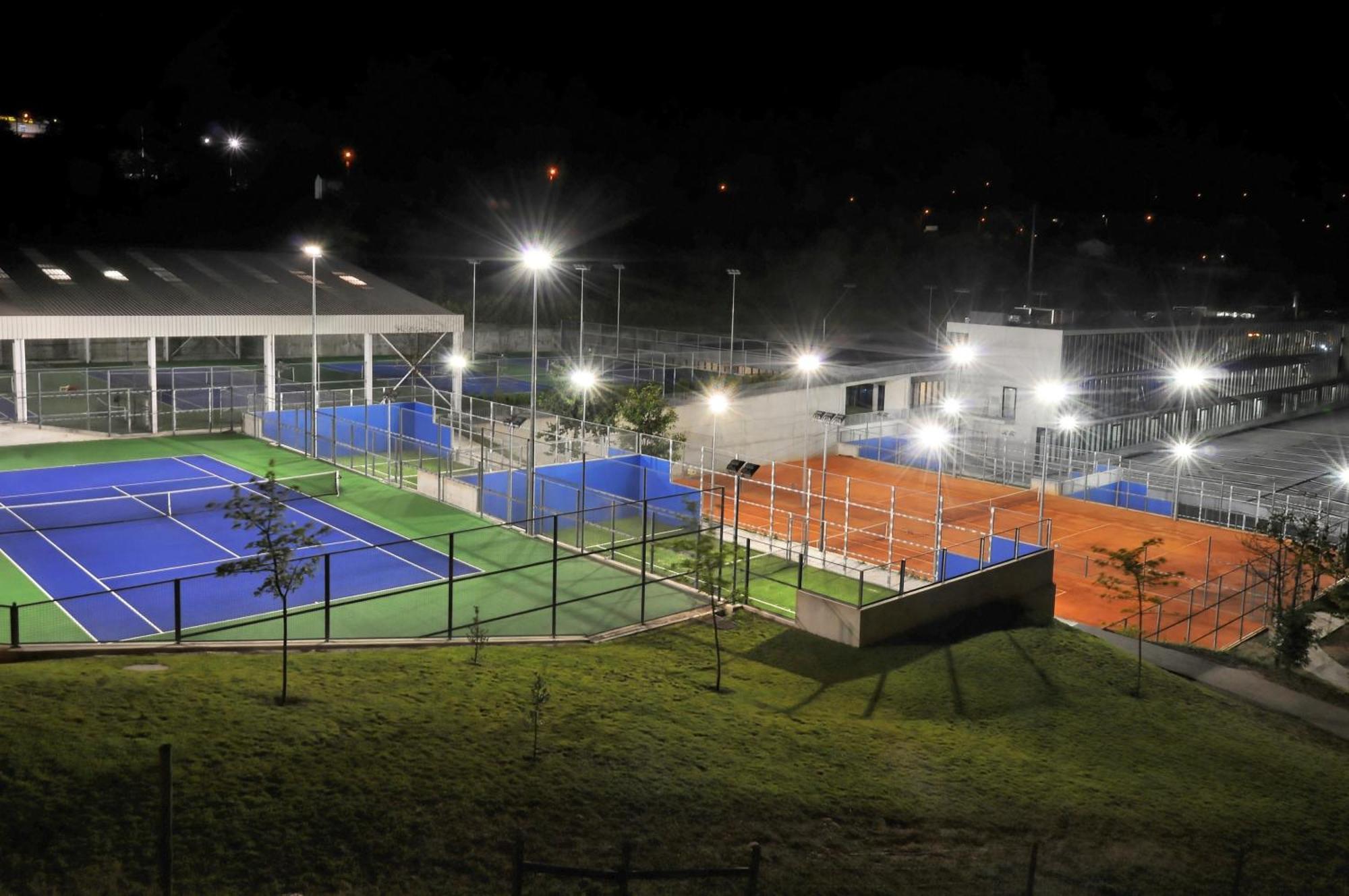 Open Village Sports Hotel&Spa Club Guimarães Exteriör bild