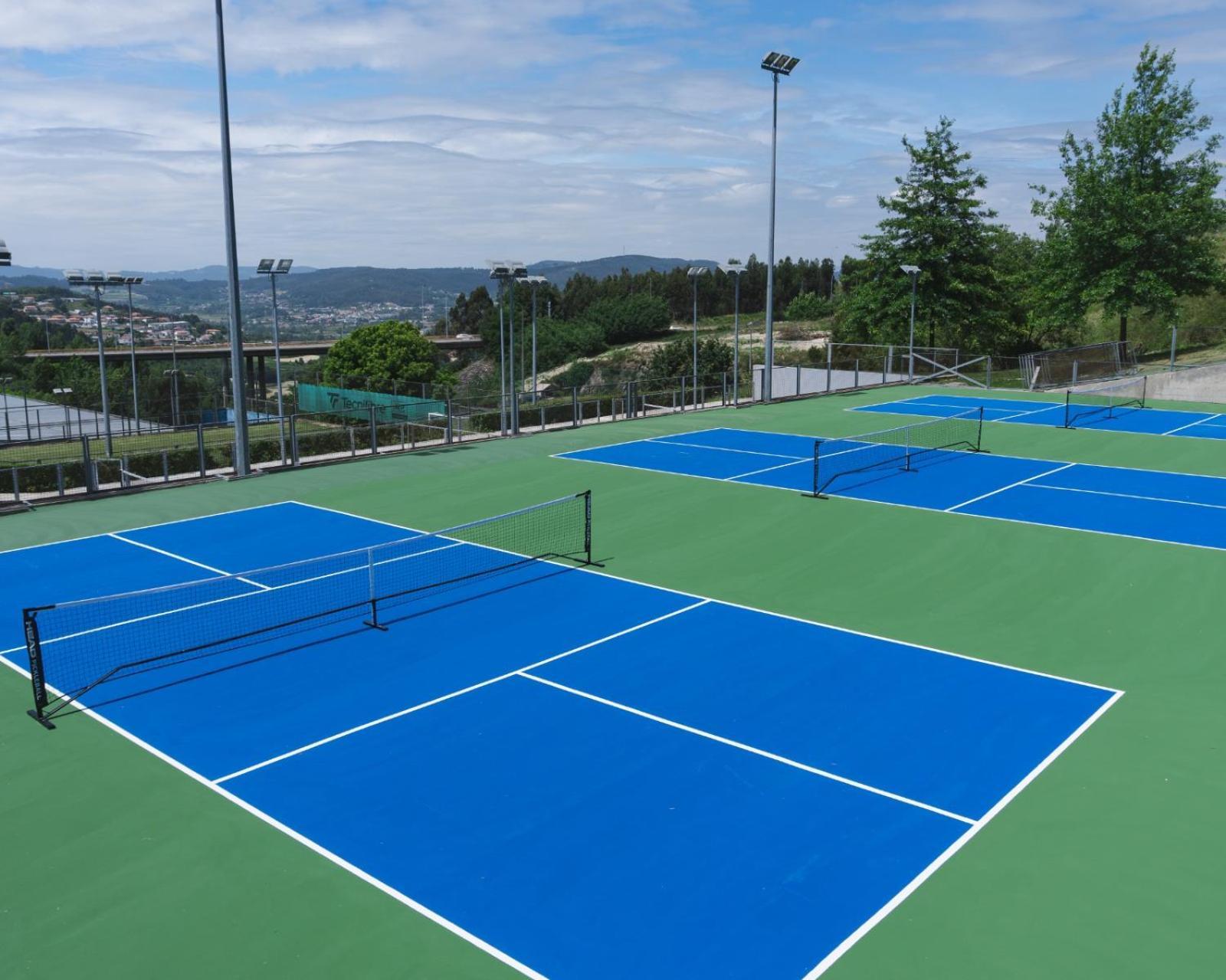 Open Village Sports Hotel&Spa Club Guimarães Exteriör bild