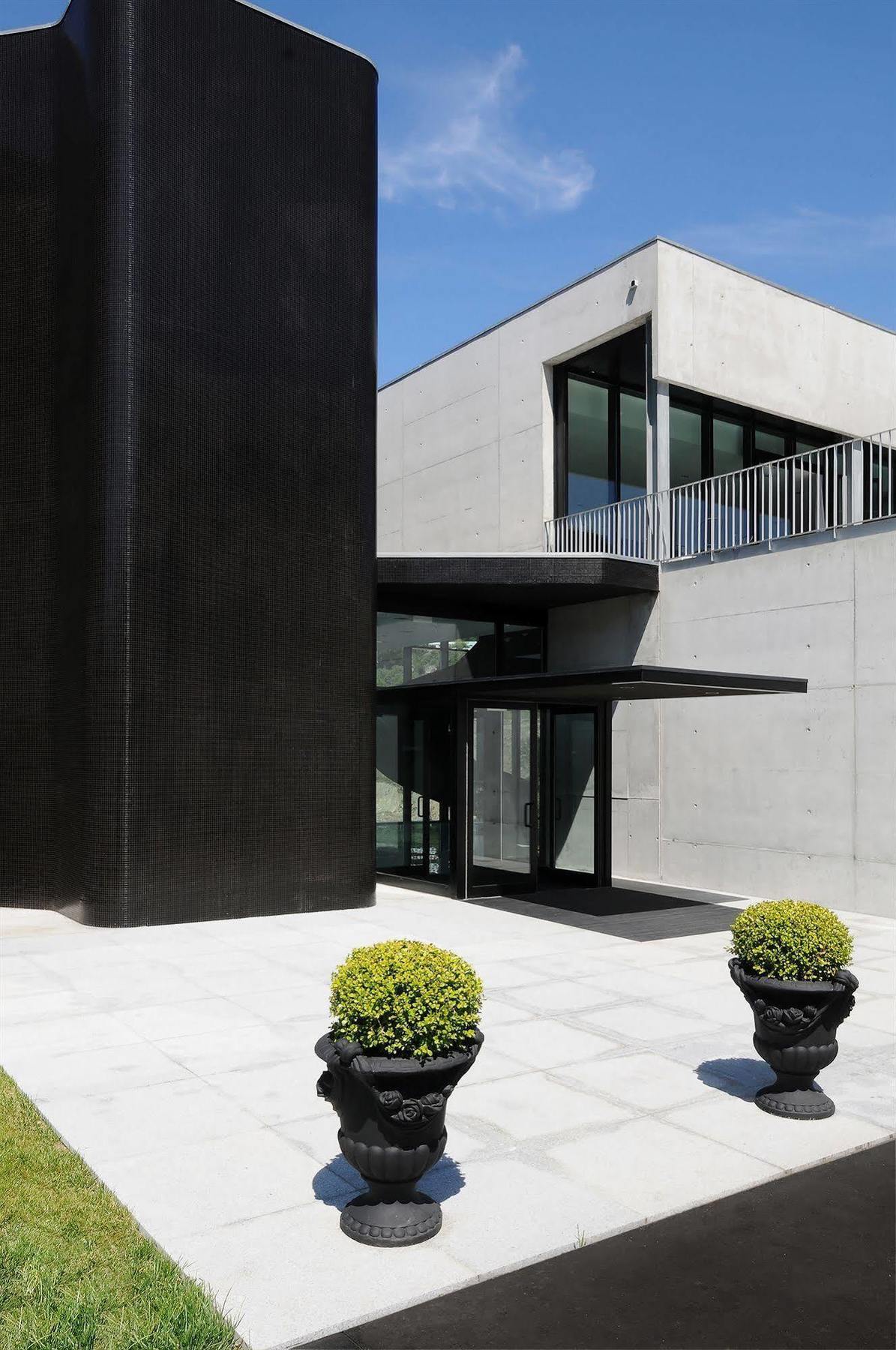 Open Village Sports Hotel&Spa Club Guimarães Exteriör bild