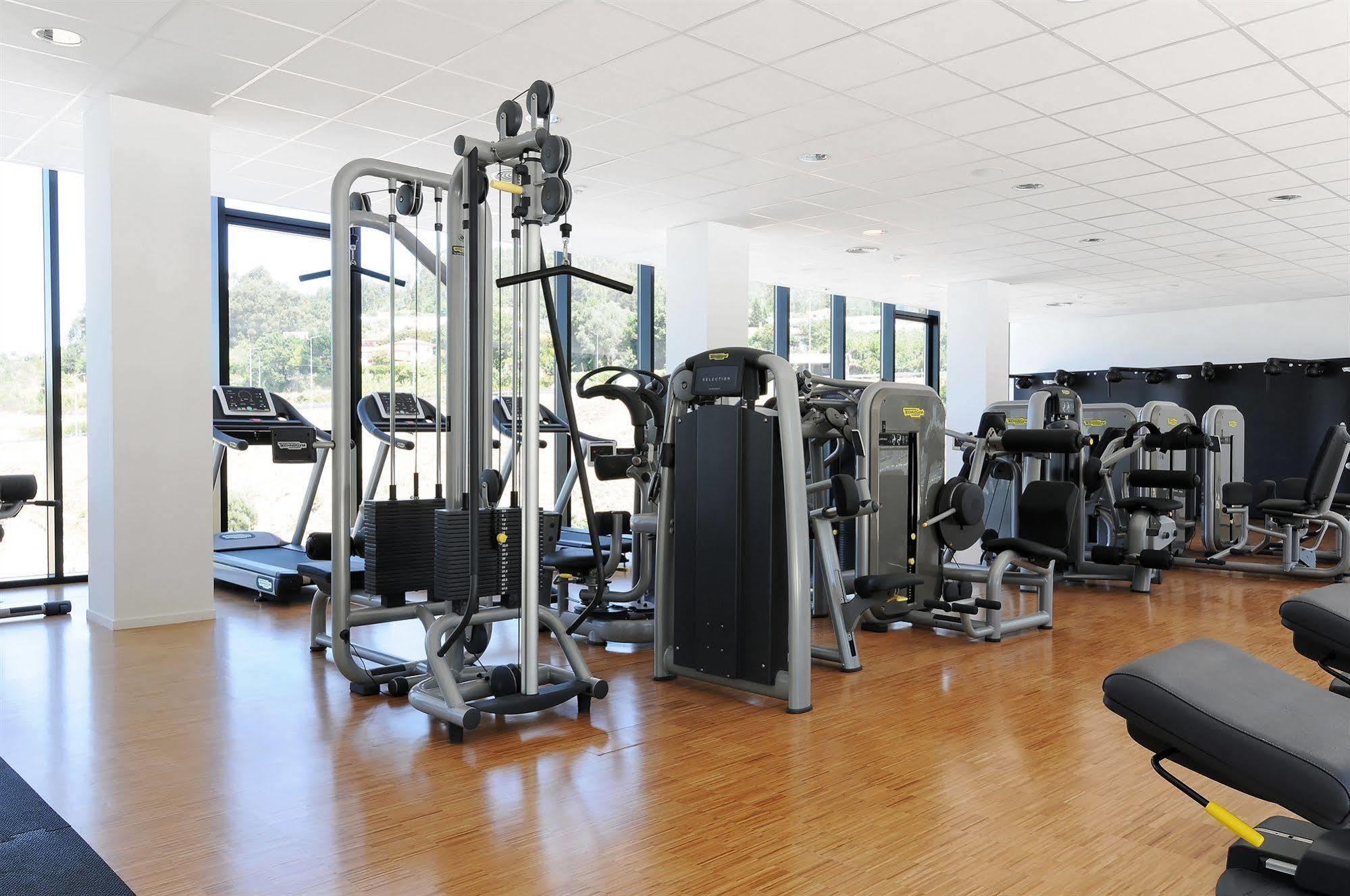 Open Village Sports Hotel&Spa Club Guimarães Exteriör bild