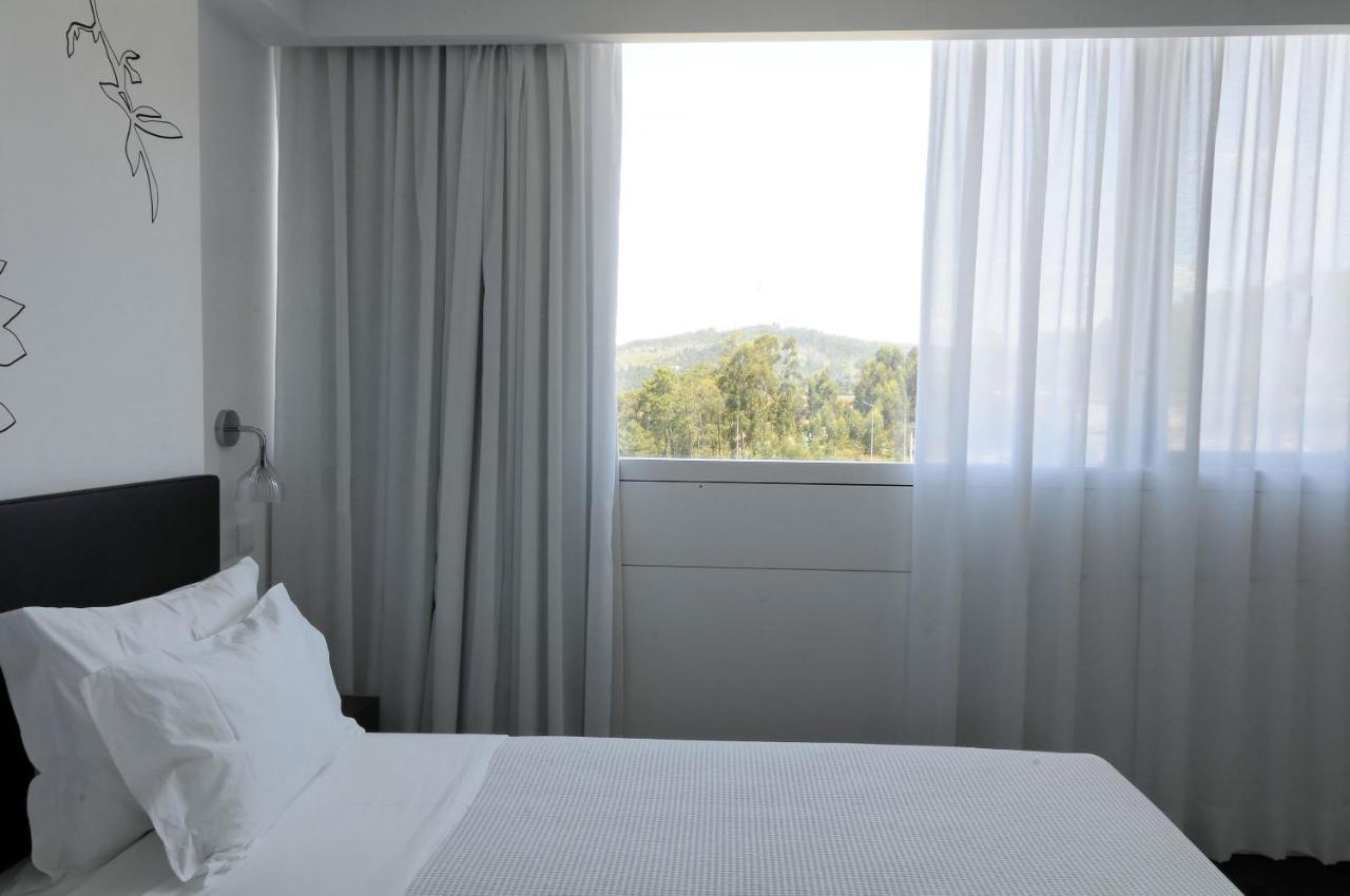 Open Village Sports Hotel&Spa Club Guimarães Exteriör bild